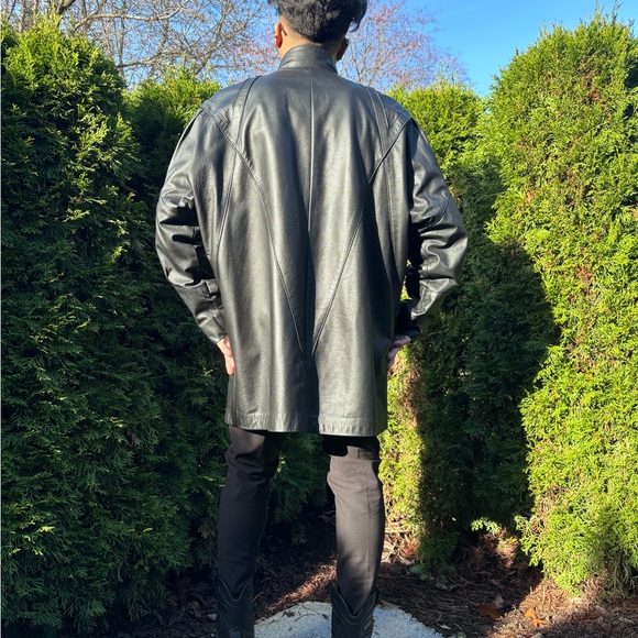 Vintage Broad shoulder padded black Leather Jacket - Picture 5 of 7